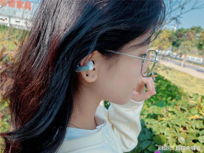 评测：真百元舒适度与清音完美结合！k8凯发入口虹觅Air耳夹式耳机(图3)