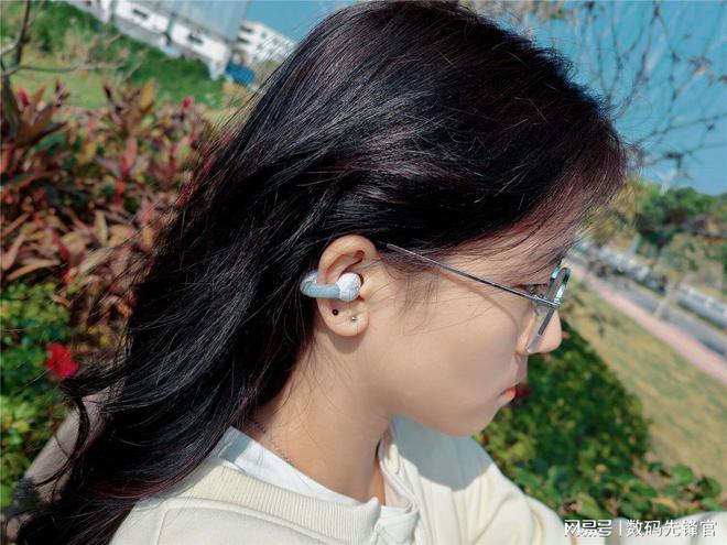 评测：真百元舒适度与清音完美结合！k8凯发入口虹觅Air耳夹式耳机(图9)